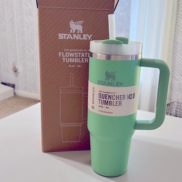 NWT Stanley Quencher H2.0 Flowstate Tumbler 30 oz in Jade - Picture 4 of 7